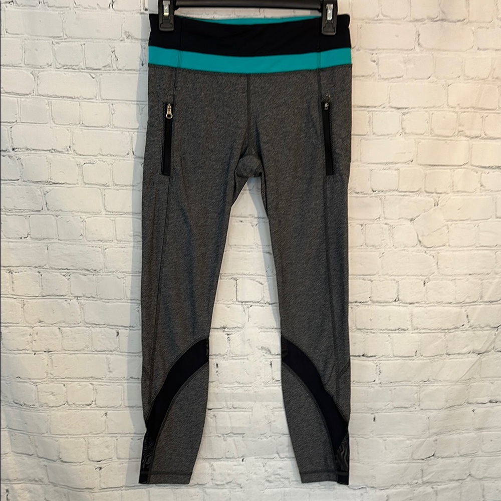 Lululemon Like New Inspire II Gray and Teal Leggings